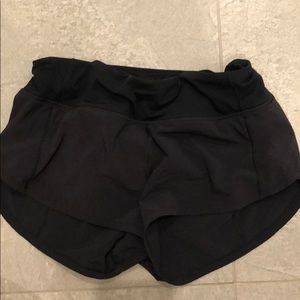 lulu lemon black speed up short size 2